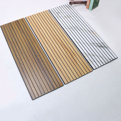 پانل دیواری شیاردار PVC ضد آب ورق PVC روکش دیواری PVC برای اتاق نشیمن اتاق خواب استفاده تجاری پانل دیواری PVC