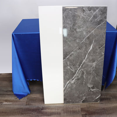 پانل دیواری دوش PVC ضد آب سازگار با محیط زیست با سطح تمیز کردن آسان