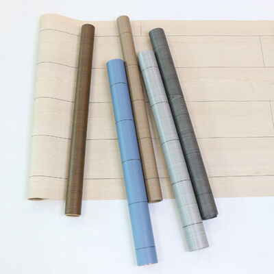 برچسب‌های چسبنده کاشی کفپوش لمینت قابل جابجایی و مقرون به صرفه برای پوشش‌های موقت یا بازسازی آپارتمان