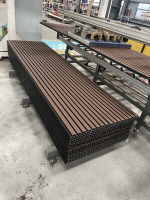 بهترین فروش ضد آتش چوب Wpc کامپوزیت 219x26 پانل دیواری بیرونی پوشش Co سبک اکستروژن