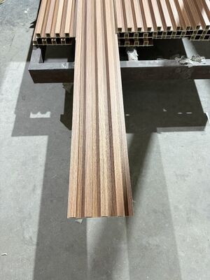 سفارشی Eco Friendly داخلی غیر منظم گرل پنل دیوار Wpc 160x24 پوشش