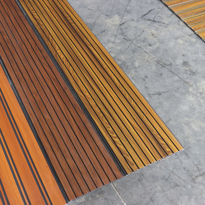 پانل سقف پی وی سی با طرح چوب برای دیوار داخلی، پانل دیواری مقرون به صرفه، جایگزین کاشی، نگهداری آسان